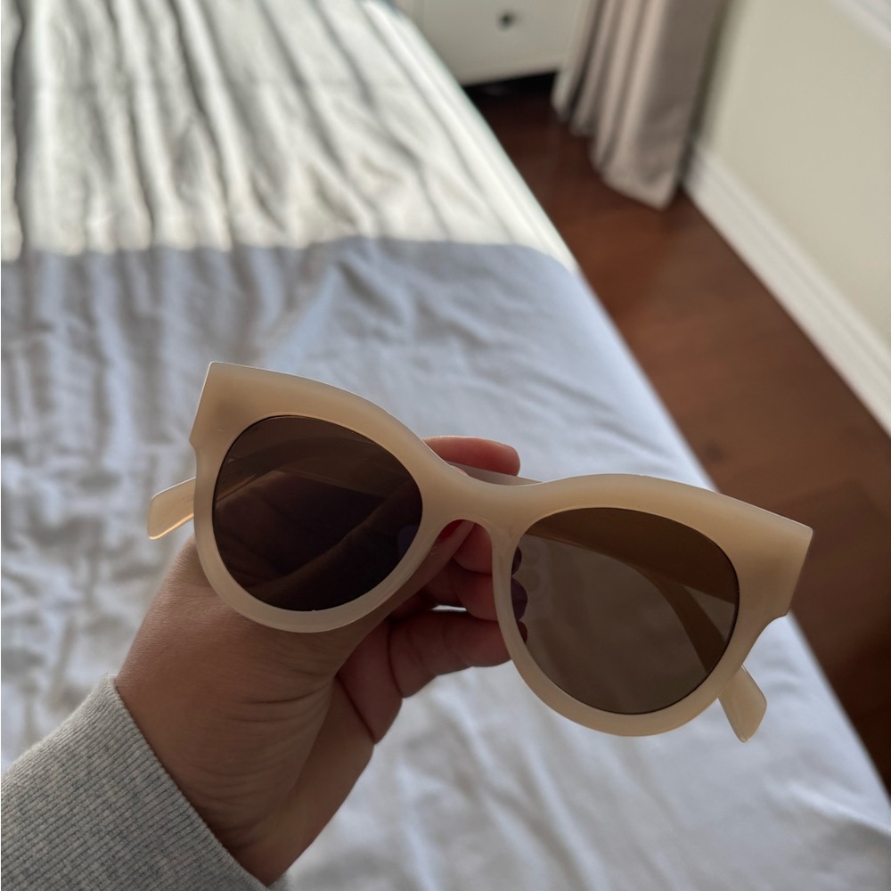 Chic Cream Sunglasses never worn